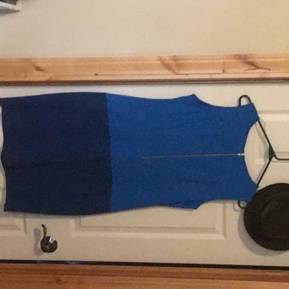 Dress - Picture 4 of 5